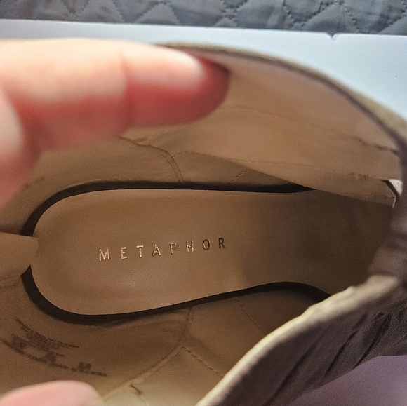 New Booties Size 9 1/2 color brown material suede new with box metaphor  is the - Picture 5 of 10